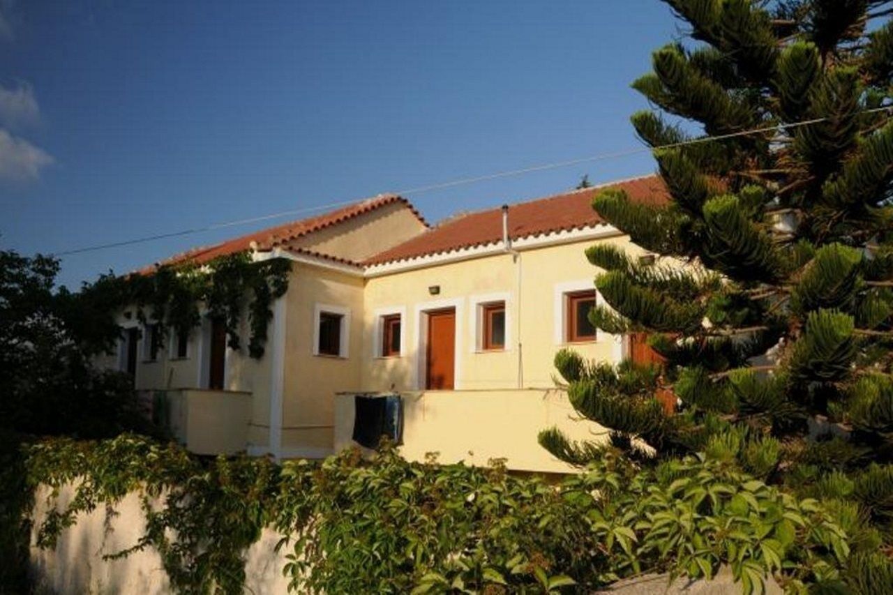 Helena'S Studios Livathos  Екстериор снимка